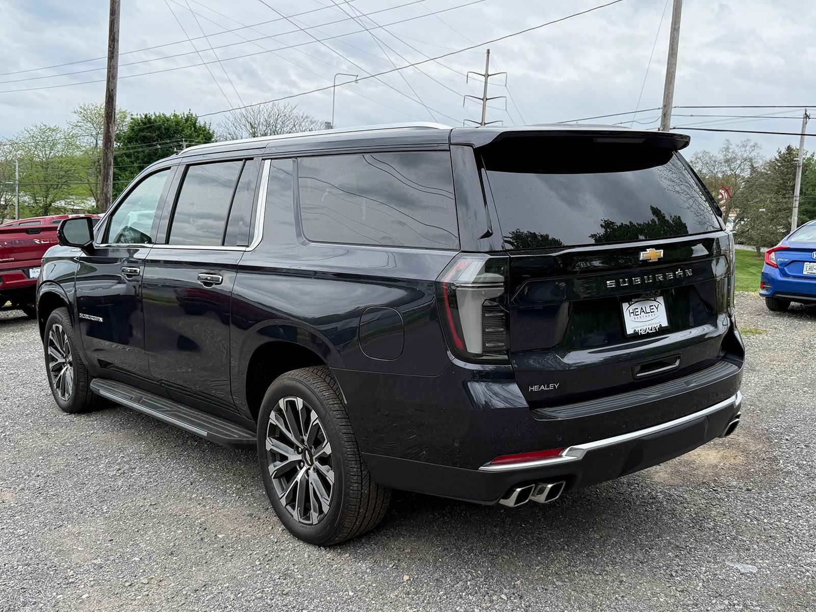 2025 Chevrolet Suburban High Country - Photo 5